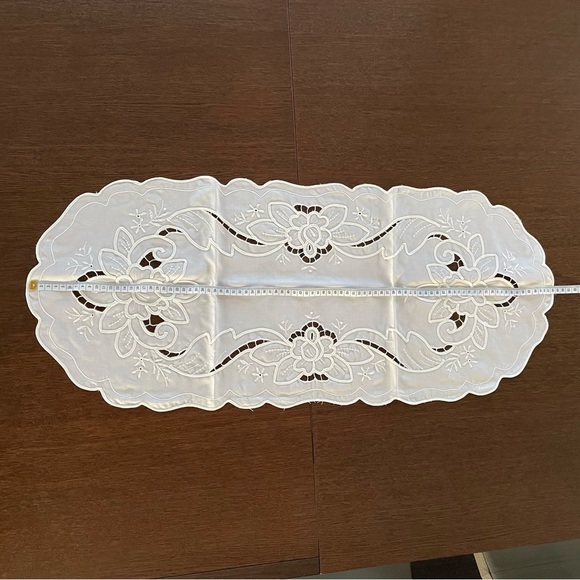 NWOT Table Cloth/Runner - Picture 7 of 7